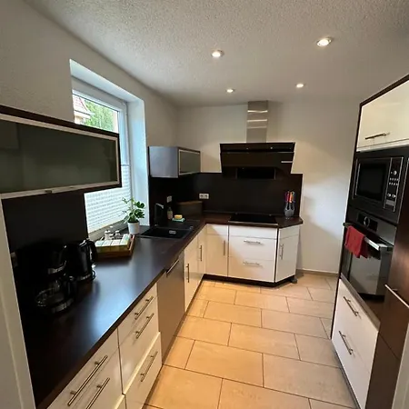 Stadtvilla In 7 Personen 3 Schlafzimmer 2 Baeder Garten Und Terrasse Zentral Gelegen Messe Innenstadt Seen Villa Leipzig