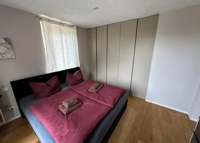 Villa Stadtvilla In 7 Personen 3 Schlafzimmer 2 Bäder Garten Und Terrasse Zentral Gelegen Messe Innenstadt Seen