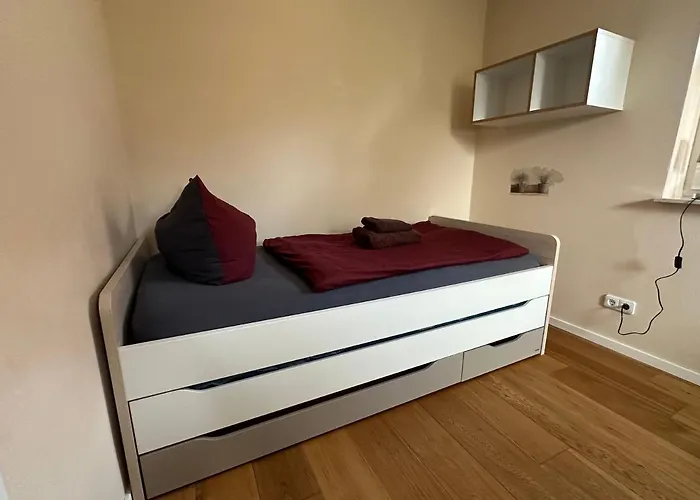 Stadtvilla In 7 Personen 3 Schlafzimmer 2 Bäder Garten Und Terrasse Zentral Gelegen Messe Innenstadt Seen Leipzig