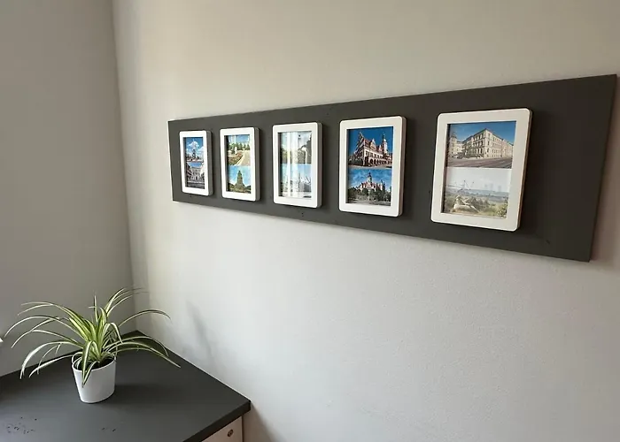 Stadtvilla In 7 Personen 3 Schlafzimmer 2 Bäder Garten Und Terrasse Zentral Gelegen Messe Innenstadt Seen Villa