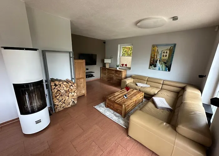 Stadtvilla In 7 Personen 3 Schlafzimmer 2 Bäder Garten Und Terrasse Zentral Gelegen Messe Innenstadt Seen *