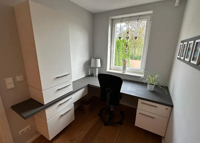 Stadtvilla In 7 Personen 3 Schlafzimmer 2 Bäder Garten Und Terrasse Zentral Gelegen Messe Innenstadt Seen Leipzig