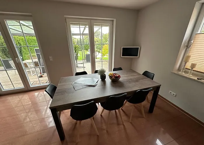 Stadtvilla In 7 Personen 3 Schlafzimmer 2 Bäder Garten Und Terrasse Zentral Gelegen Messe Innenstadt Seen * Leipzig