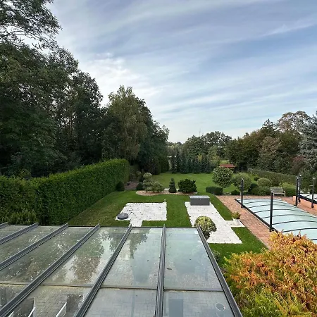 Stadtvilla In 7 Personen 3 Schlafzimmer 2 Baeder Garten Und Terrasse Zentral Gelegen Messe Innenstadt Seen *