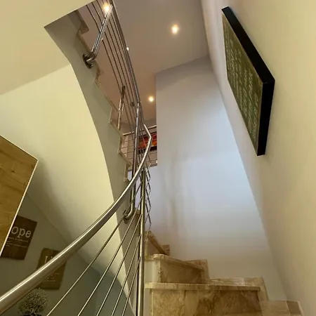 Stadtvilla In 7 Personen 3 Schlafzimmer 2 Baeder Garten Und Terrasse Zentral Gelegen Messe Innenstadt Seen * Leipzig