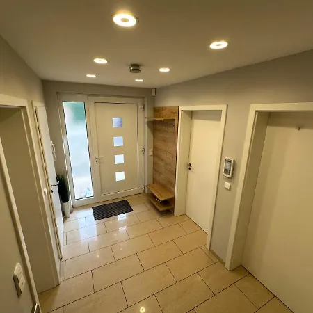 Villa Stadtvilla In 7 Personen 3 Schlafzimmer 2 Baeder Garten Und Terrasse Zentral Gelegen Messe Innenstadt Seen Leipzig